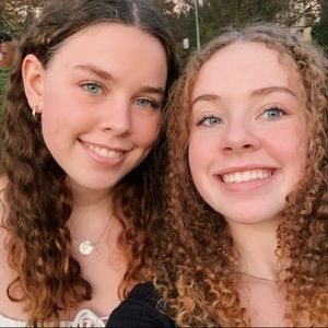 Meet your Posher, Caitlin